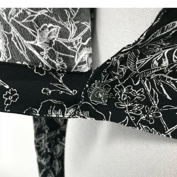 Abercrombie & Fitch | Floral Collared Wrap Top - Picture 13 of 13